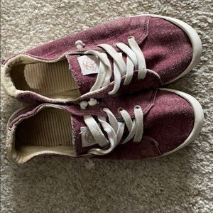 Super soft slipper like tennis shoes